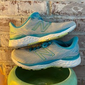 Women’s New Balance running sneakers